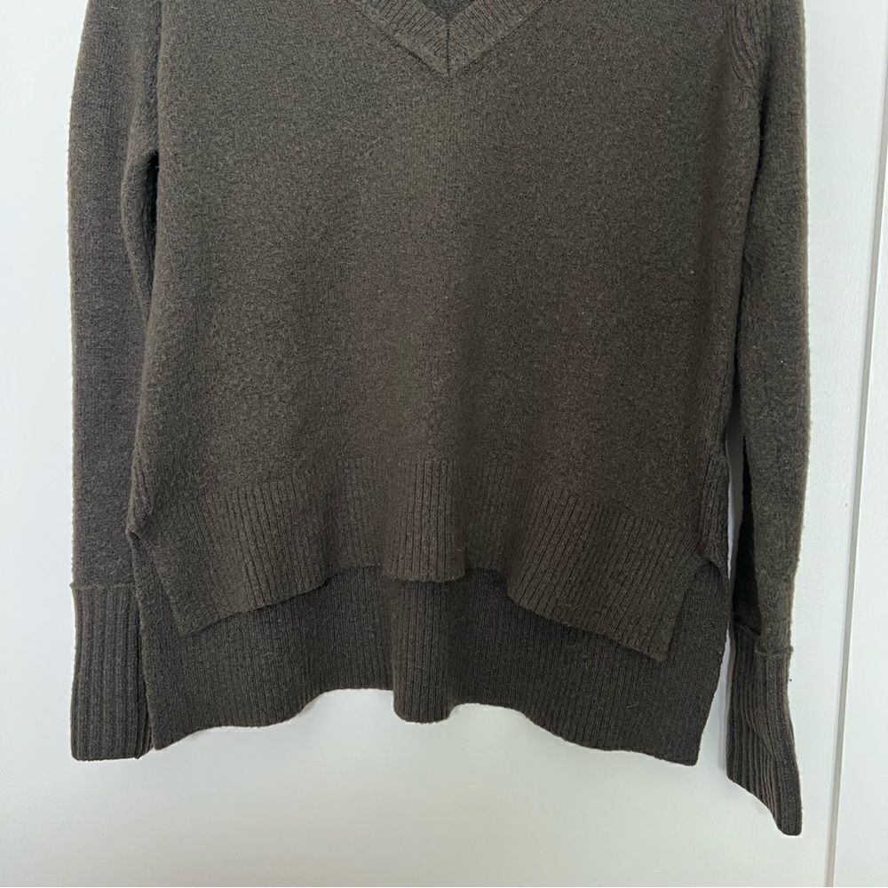 J Crew Sweater Womens XS Green Tight Knit V Neck Split Hem Merino Wool Alpaca - Picture 3 of 14